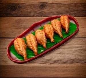 Cheese tandoori momos