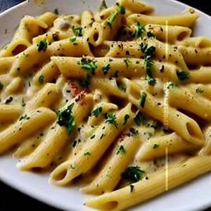 Penne white sauce (non-veg)