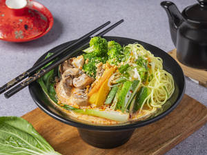 Creamy Coconut Curry With Delight Seasional Veg