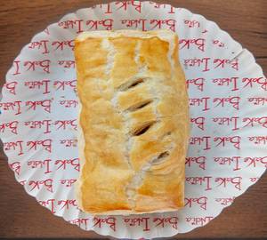 Chili Chicken Puff            