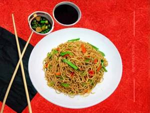 Veg Hakka Noddles