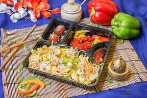 Chicken Hakka Noodles Meal Box