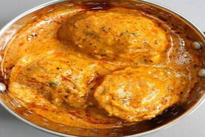 Bhurwaan Dum Aloo
