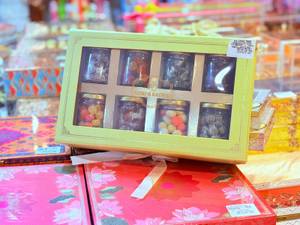 Mix Candy Packwindow Box 8 Jar Rs.1150