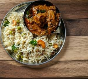 Bagara Rice with Red Chicken Curry Family Pack ( 4 Persons )