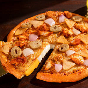 Chicken & cheese pizza