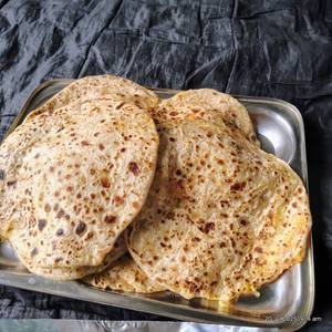 Pyaaz Paratha