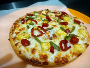 Indo Masala Paneer Pizza [Jain]