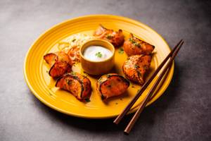 Paneer Gujju Tandoori Momos (8 Pcs)