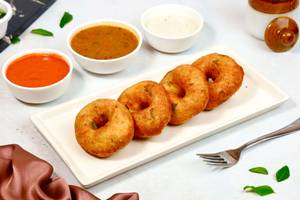 Vada Sambhar [4 Pieces]