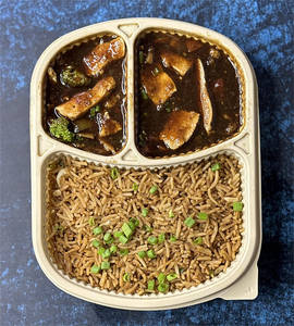 Broccoli Grilled Chicken In Garlic Sauce & Tossed Rice Bowl