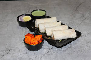 Achari Paneer Tikka Roll