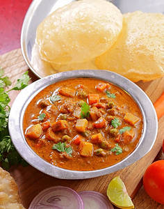 Veg Korma With 2 Piece Puri