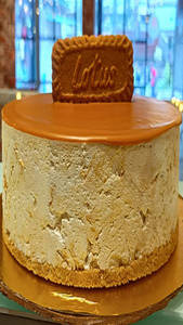 Lotus Biscoffe Supreme Cake