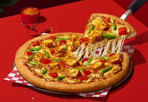 Paneer tikka butter masala pizza