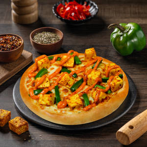 Peri-peri Paneer Pizza Pie