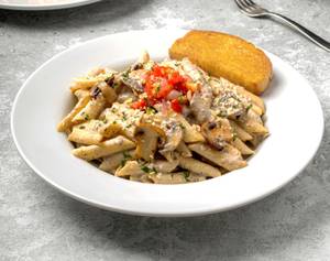 Penne in White Sauce Mushroom Pasta