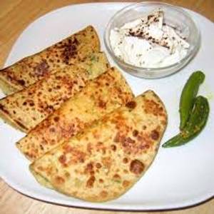 Classic Gobhi Paratha Meal