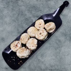 Veg Steamed Momos (8 Pcs)