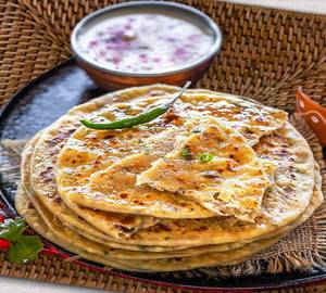 2 paneer paratha with curd