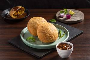Pyaz Kachori 2 Pcs