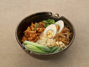 Vegetable Sichuan Dan Dan Ramen