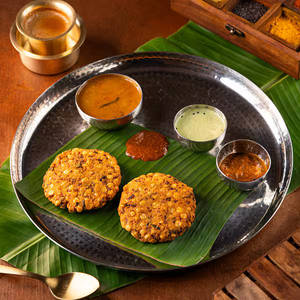 Dal Vada [1 Plate, 2 Pieces] with Coconut Chutney