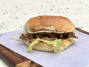 Cheddar Explossion Burger Chicken