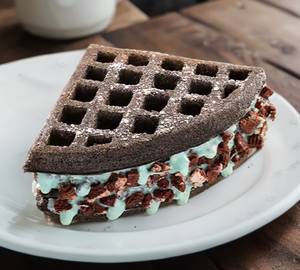 Kiki & Oreo Cream Waffle