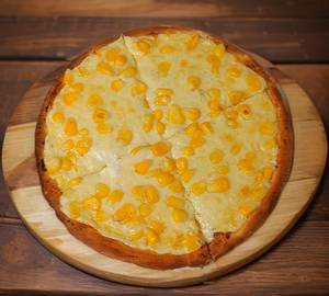 Corn cheese pizza