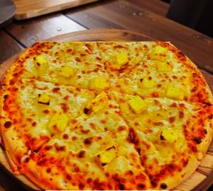 Cheese Paneer Pizza [7 inches] + Cold Drink (Sprite 250 ml )