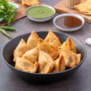 Mini Punjabi Aloo Samosa Bucket (10 Pcs)