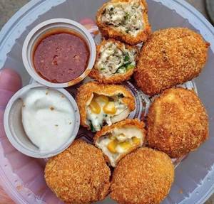 Cheese & Corn Kurkure Momos (6 Pcs)