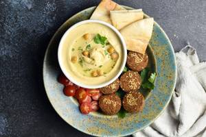 Hummus Falafel Pita