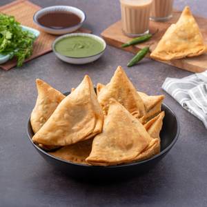 Punjabi Aloo Samosa Bucket (8 Pcs)