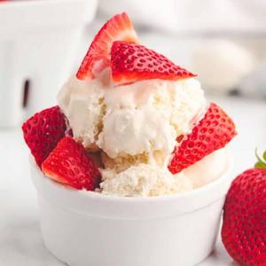 Vanilla Ice Cream With Strawberry