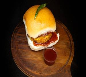 Aloo Tikki Vada Pav
