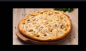 Cheesy Mushroom Pizza