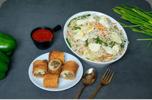 Egg Hakka Noodles With Egg Roll