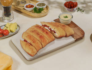 Pepperoni Pull Garlic Bread + Cheesy Dip