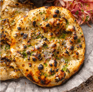 Aioo Pyaaj Kulcha