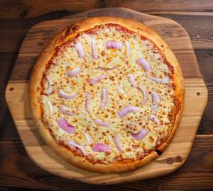 Onion cheese pizza