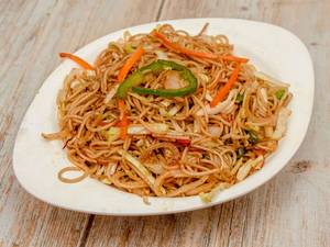 Veg Chowmein / Vegetable Noodles   (serves 2)