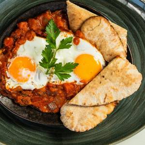 Turkish Eggs With Pita Bread