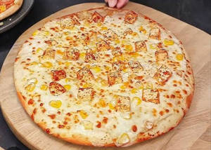 Golden Corn + Paneer Pizza