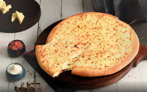 Double Cheese Margherita Pizza