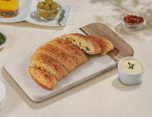 Jalapeno Popper Garlic Bread + Cheesy Dip