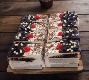 Black forest pastry 2 piece