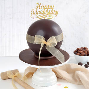 Anniversary Chocolate Pinata Ball Cake (750 Gm)