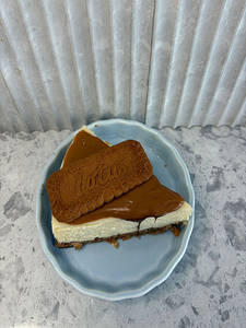 Lotus Biscoff Cheesecake Slice